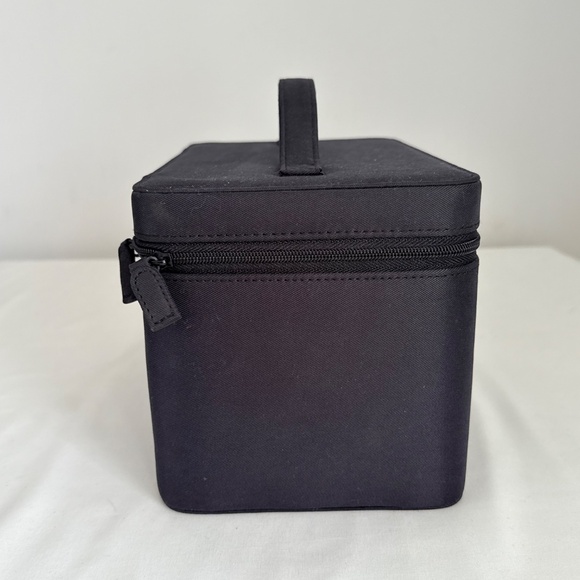 Yves Saint Laurent cosmetic box - Picture 5 of 14